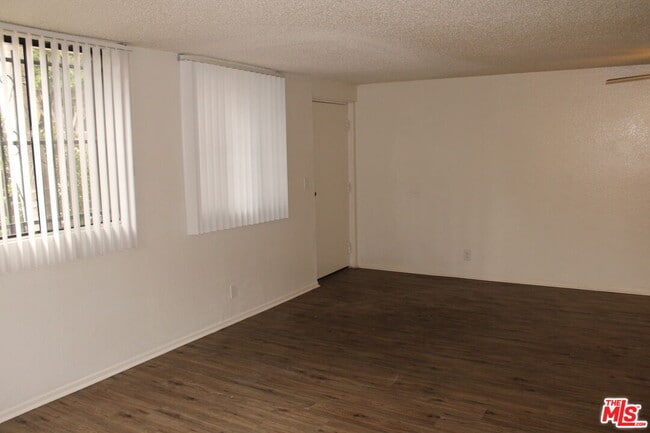 Building Photo - 12100 Birch Ave