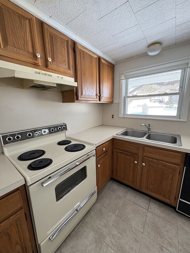 Cocina - 133 Monroe St