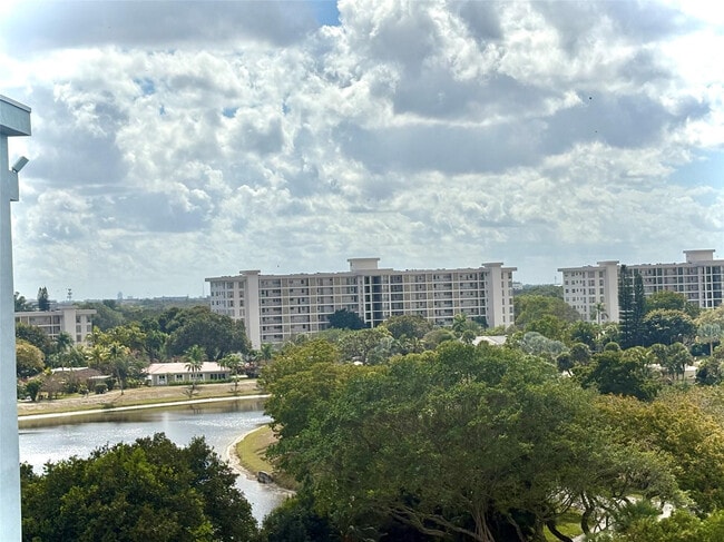 Building Photo - 2940 N Course Dr