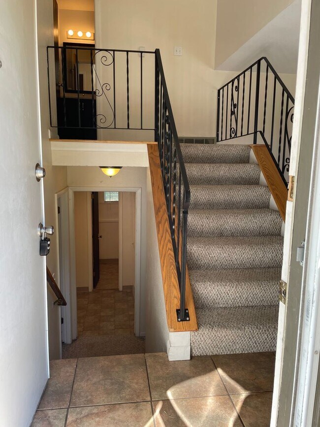 Foto del edificio - STUDENTS WELCOME! 3 Bed 1.5 Bath Home in great location West Ft Collins w/ Garage and Fenced Yard