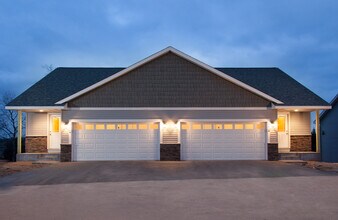 Building Photo - 562 Lulu Ln