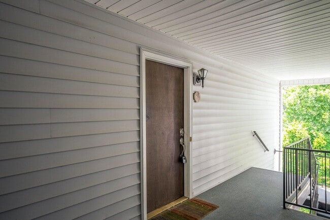 Building Photo - 323-3C7 Laurens St SW