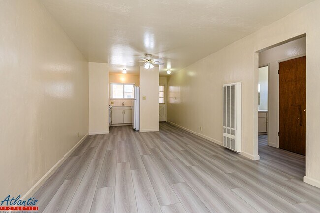 Foto del edificio - 2630 Bowers Ave