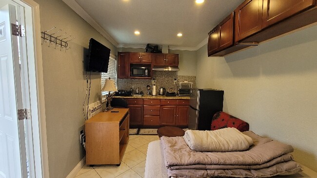 Foto del edificio - 2570 Corby Ave