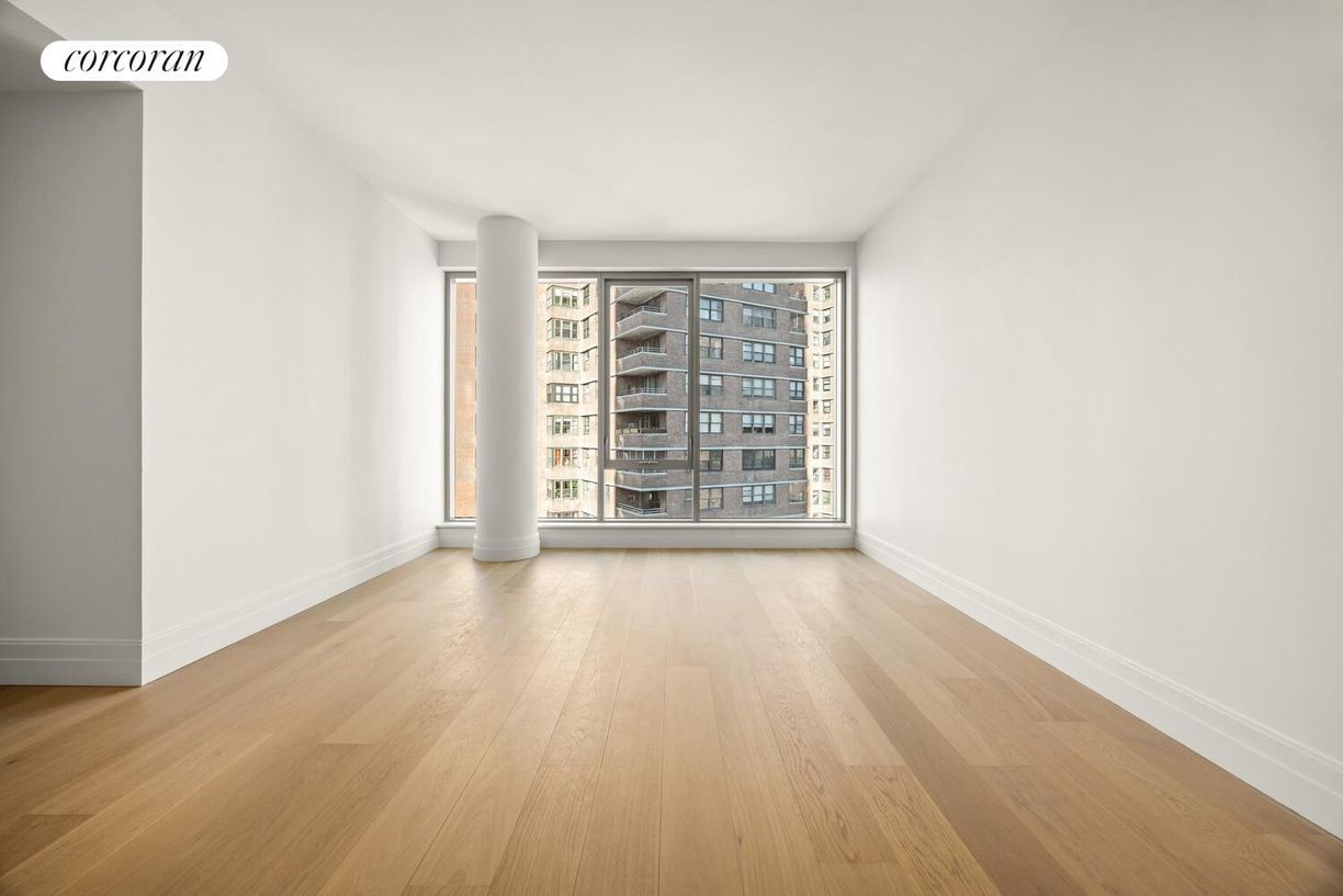 Foto principal - 222 E Broadway