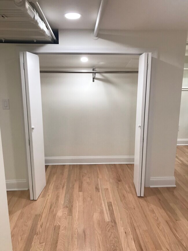 Foto del edificio - 367 Briar Brae Rd