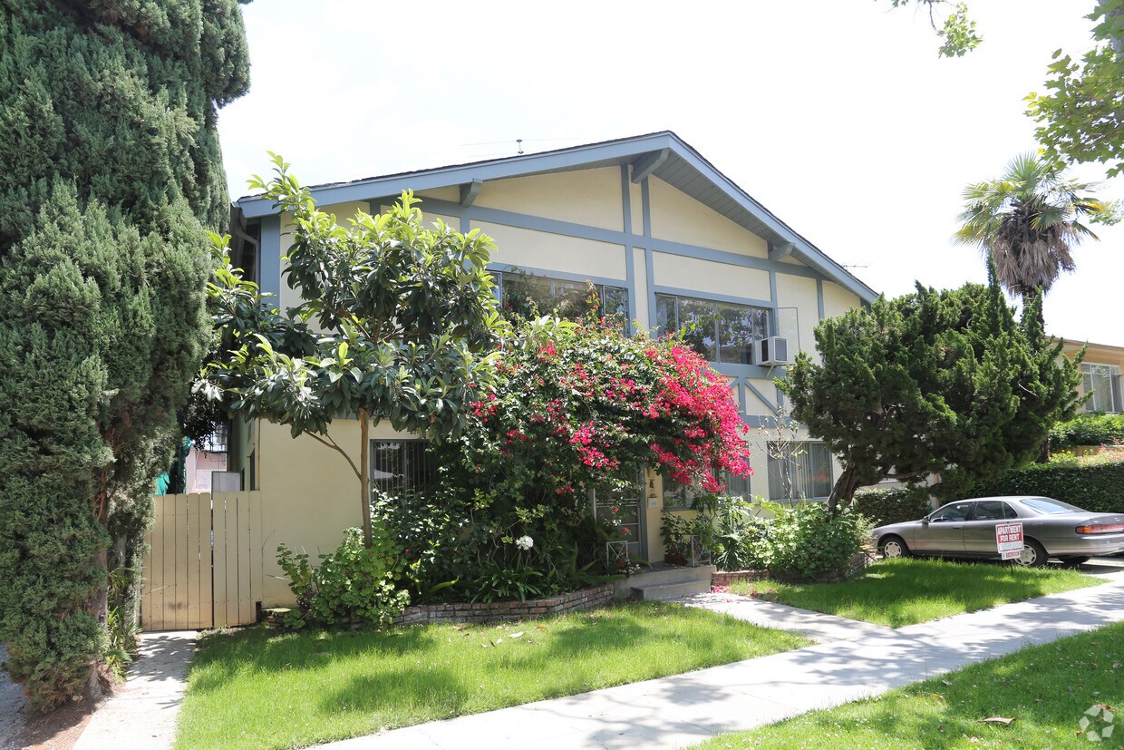 Foto principal - 434 S Oakhurst Dr