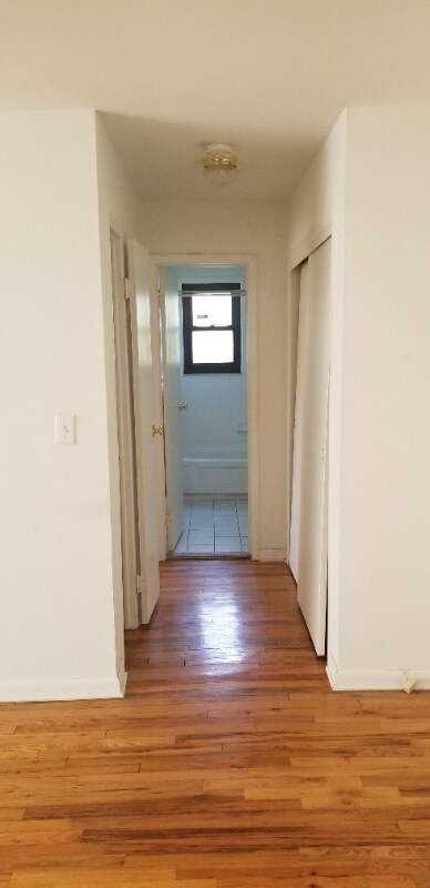 Building Photo - 401 US-22