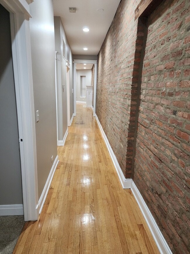 Foto del edificio - 4941 S Michigan Ave