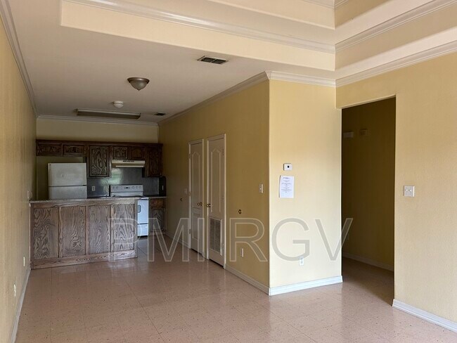 Building Photo - 609 Buena Vista Dr