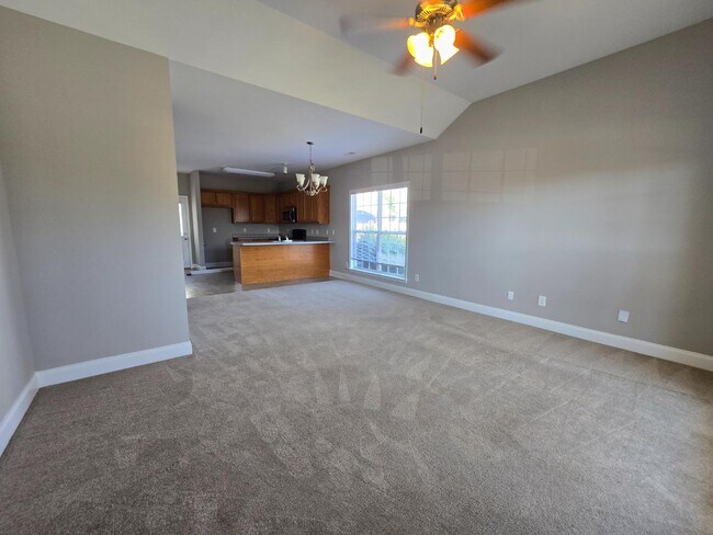 Foto del edificio - 716 Cobblestone Dr
