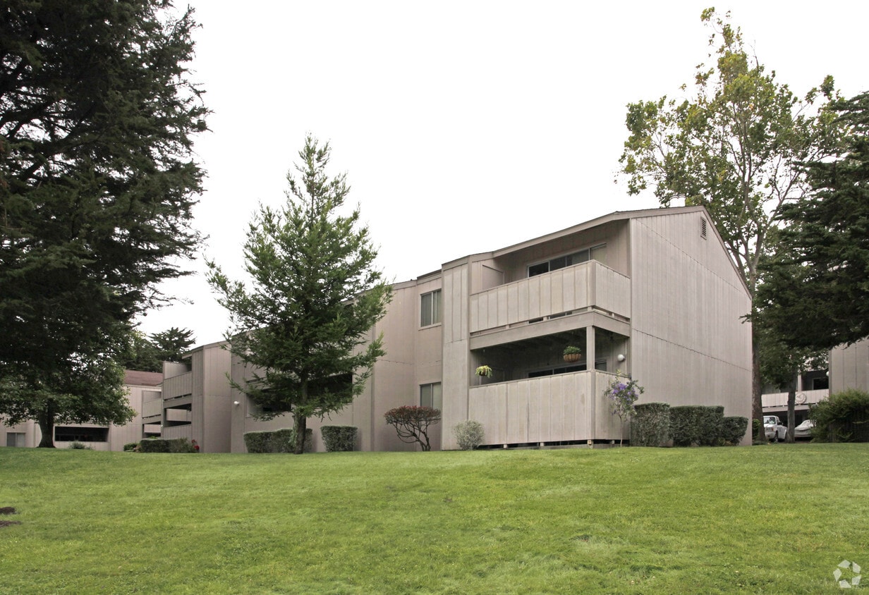 Primary Photo - Shearwater Apartments