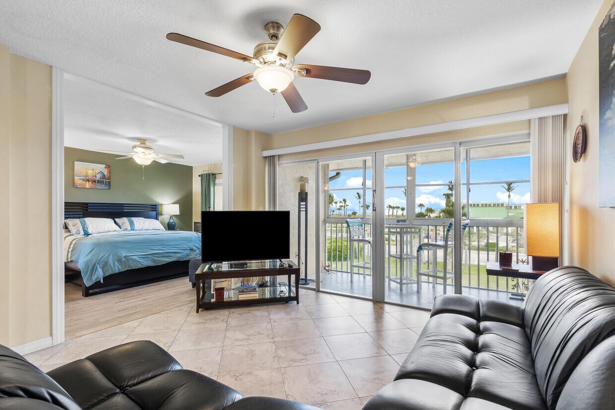 Primary Photo - 2400 S Ocean Dr