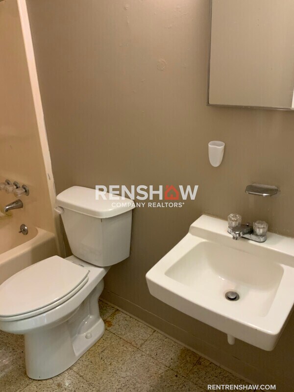 Foto del edificio - 142 Harrison Rd