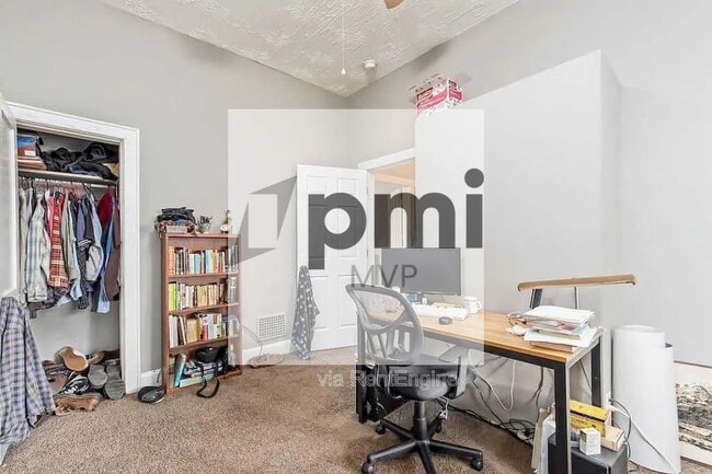 Building Photo - 2562 Deming Ave