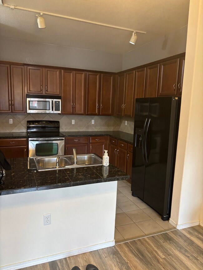 Foto del edificio - 15460 Canyon Gulch Ln