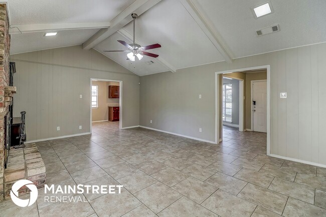 Foto del edificio - 1004 Birchwood Ln