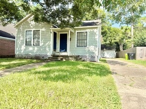 Building Photo - 1103 Austin St