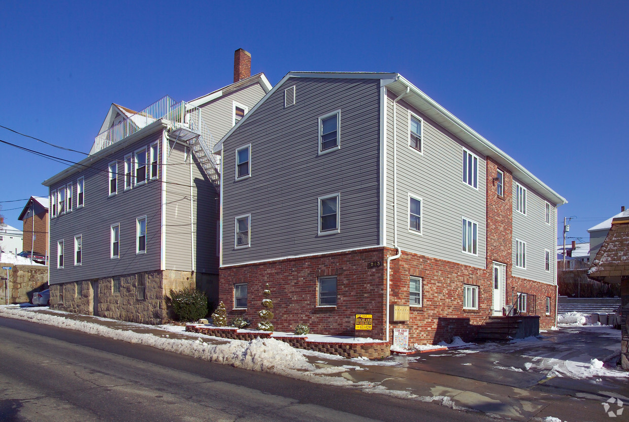 Primary Photo - 243 Robeson St