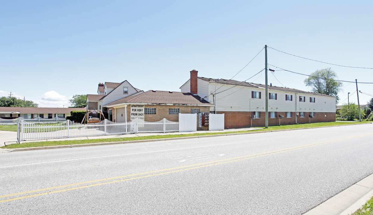 Building Photo - Pine Haven Apartments