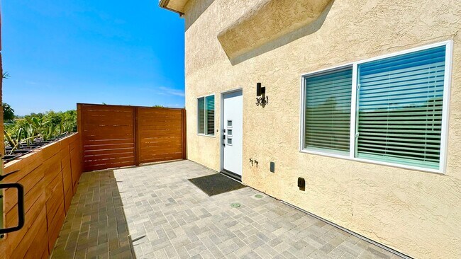 Foto del edificio - Beautiful Brand New Custom Construction JA...