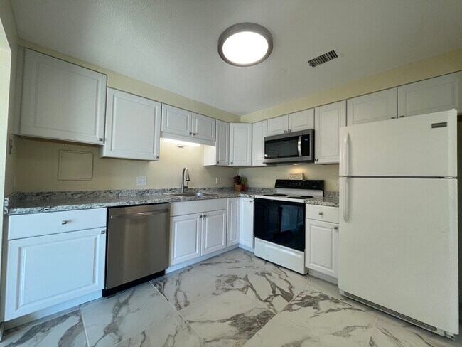 New kitchen - 1004 Paradise Rd