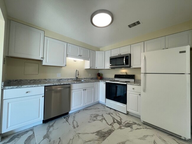 New kitchen - 1004 Paradise Rd