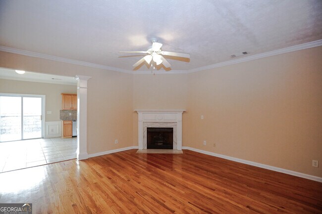 Building Photo - 2223 Dandridge Dr