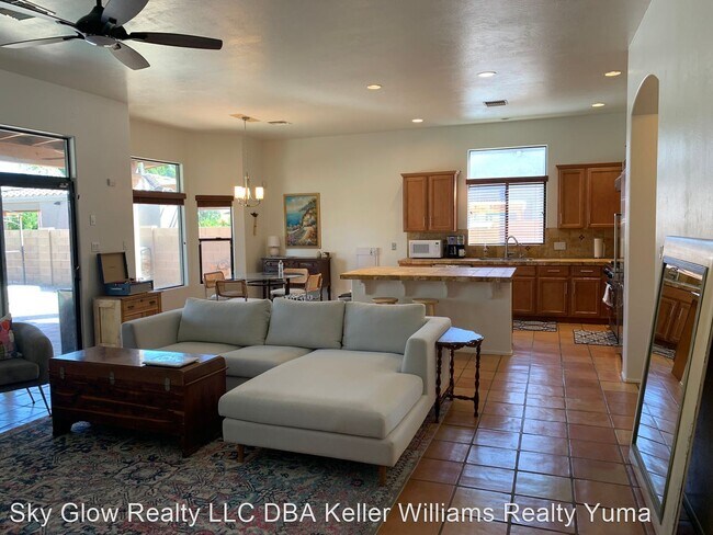Foto del edificio - 4 br, 2 bath House - 3384 W. 17th Pl.