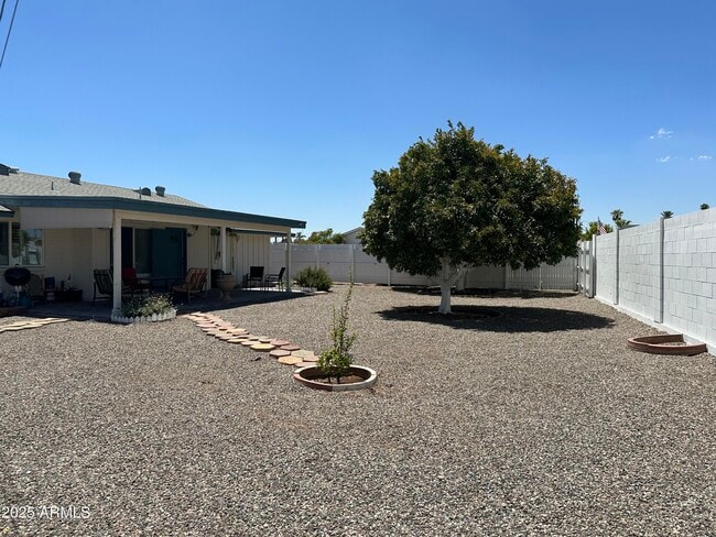 Building Photo - 10926 W Greer Ave