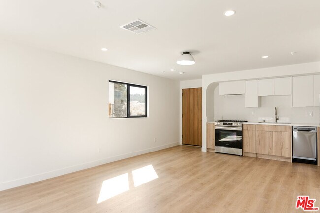 Foto del edificio - 2845 1/2 Marsh St