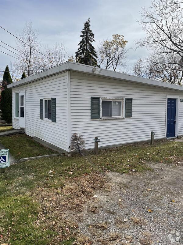 Building Photo - 8135 Macomb St