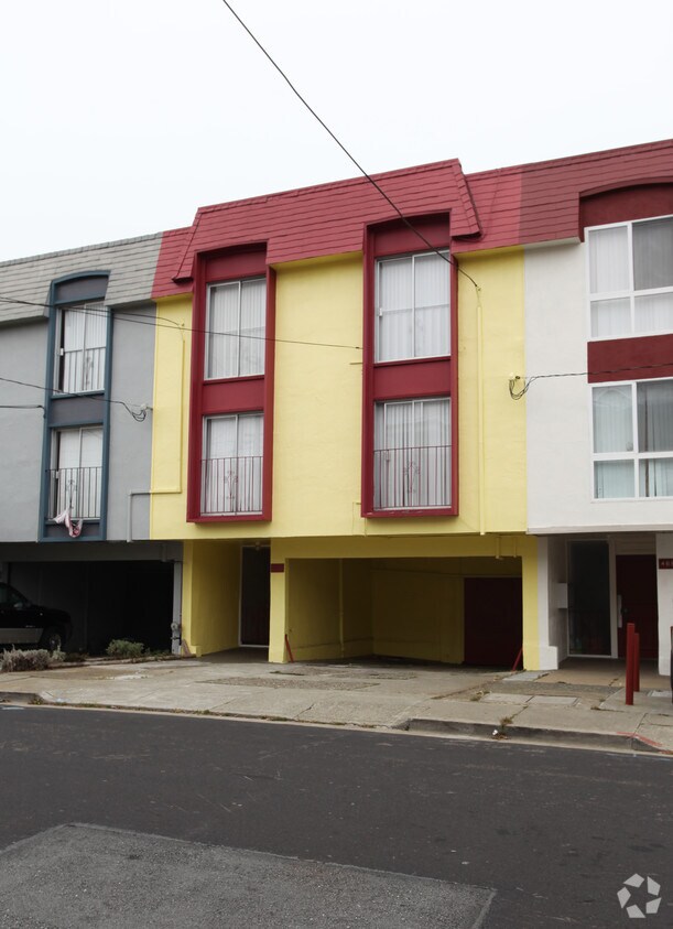 Building Photo - 474 90th St