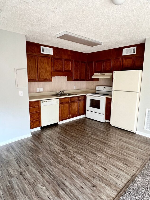 Primary Photo - COMING SOON! 1 Bedroom/1 Bath condo in Gar...