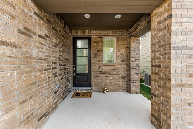 Building Photo - 1106 Winnie Dr