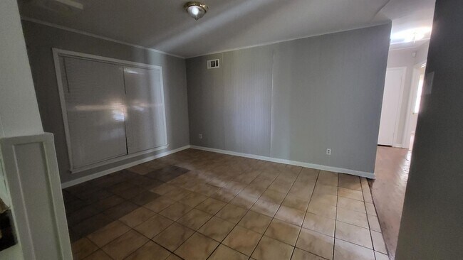 Foto del edificio - 4697 Grecco Dr