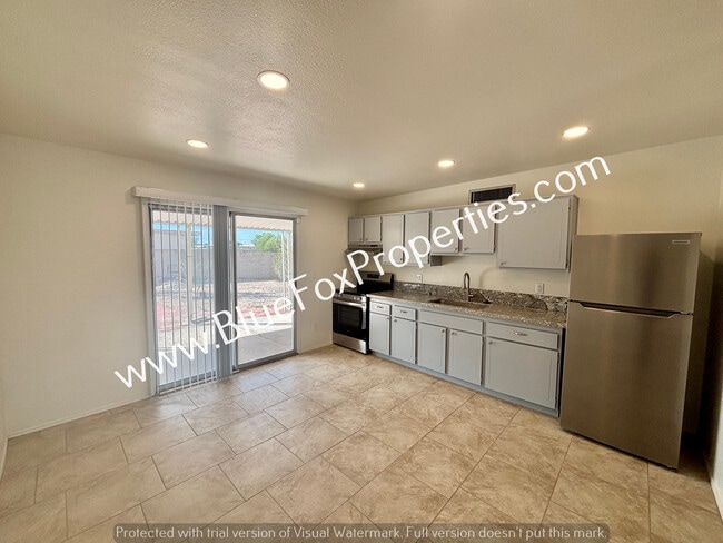 Building Photo - 2002 E Virginia St