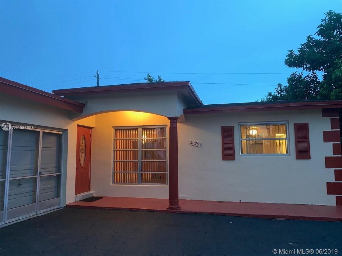 Primary Photo - 2236 NW 81st Ave
