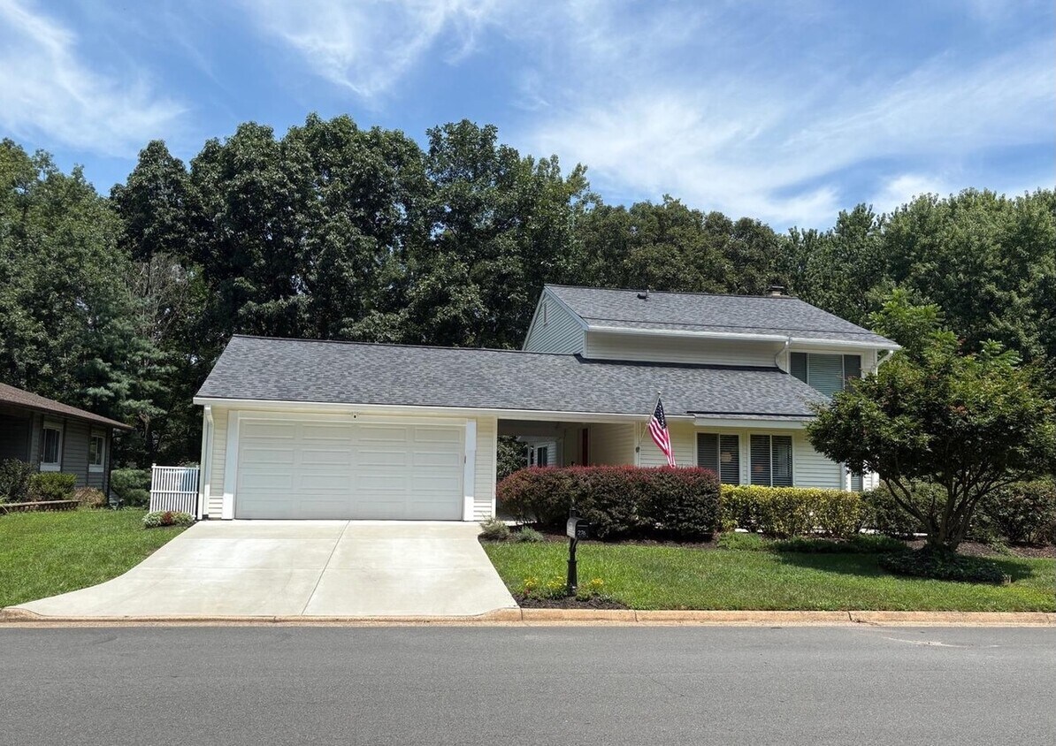 Foto principal - 276 W Meadowland Ln