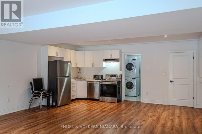 Photo du bâtiment - 7171 Lionshead Ave