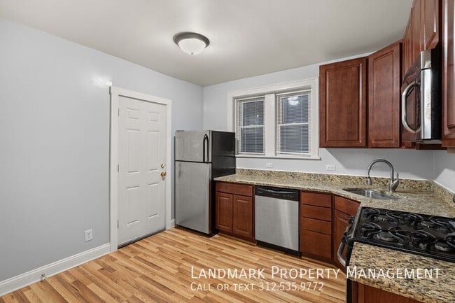 Building Photo - 4144 N Mozart-Unit 1W