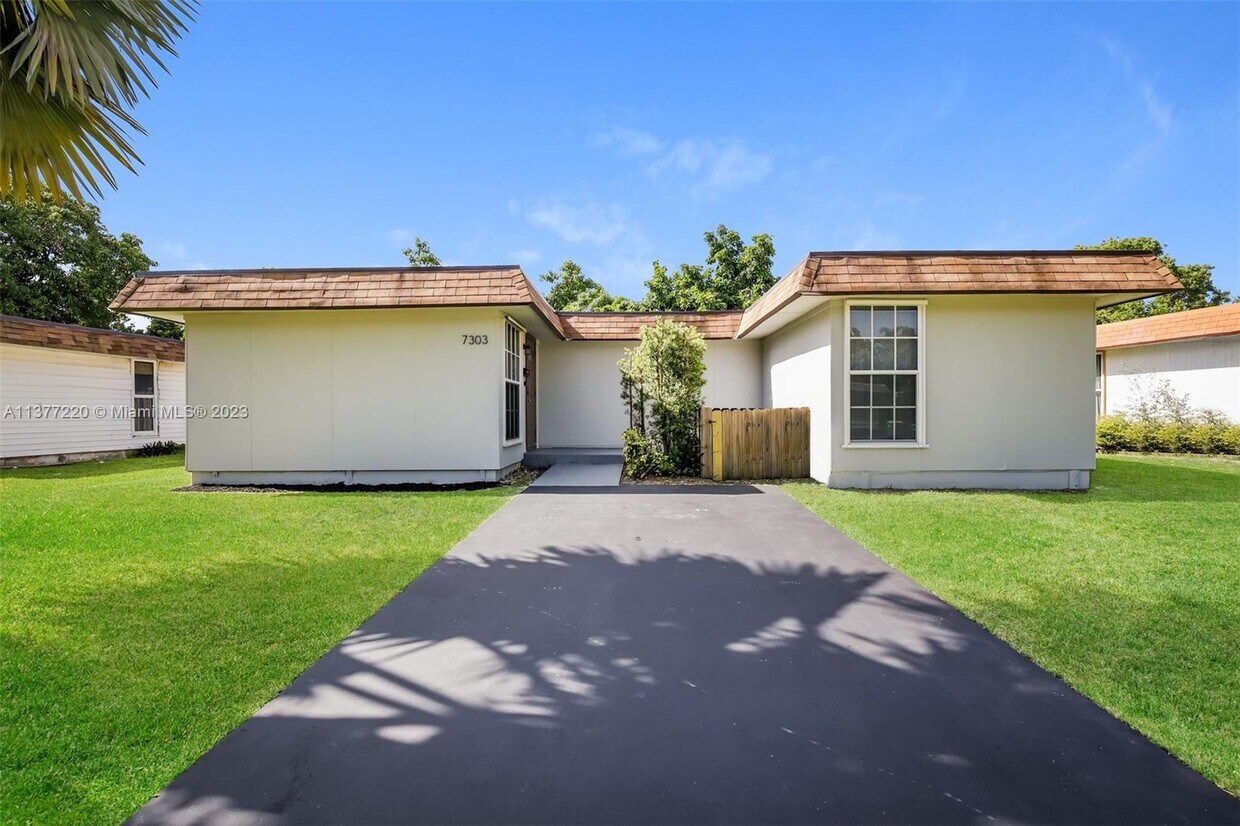 7303 NW 65th St, Tamarac, FL 33321 House Rental in Tamarac, FL