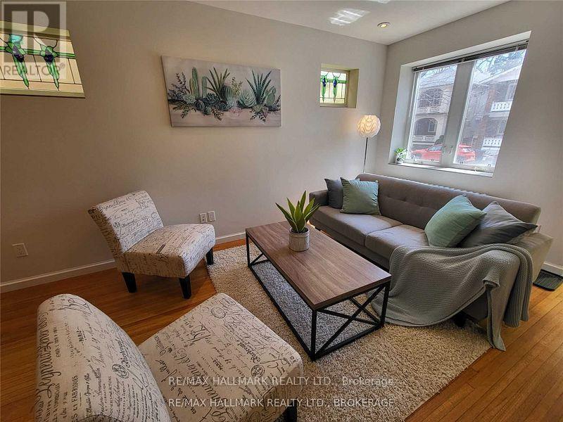 Primary Photo - 8 Bonfield Ave