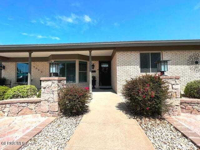 Building Photo - 9005 Shaver Dr