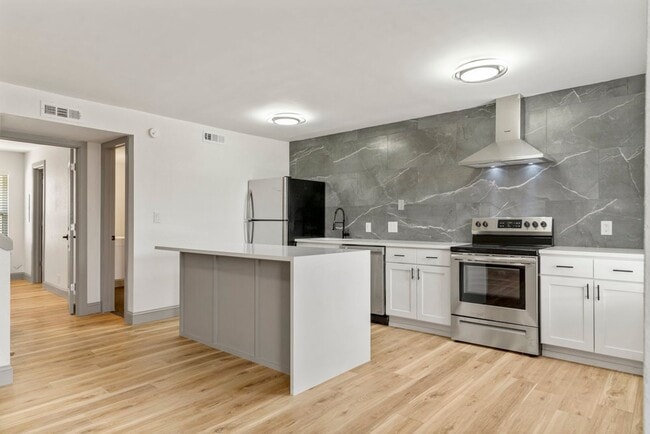 Building Photo - ONYX at 37th