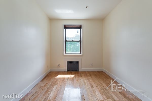 Building Photo - 242 9th St