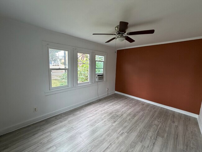 Foto del edificio - 3172 Glenmanor Pl