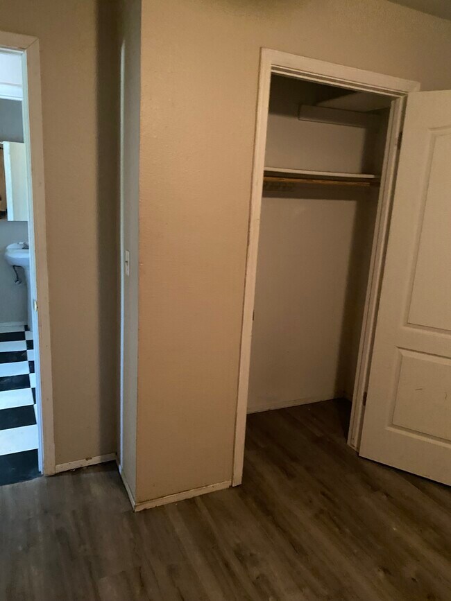 2714 N Blythe Ave Unit 1, Fresno, CA 93722 Apartments in Fresno, CA