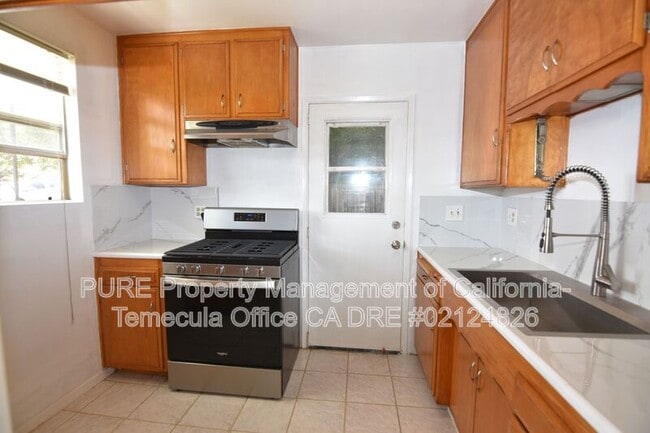 Foto del edificio - 6742 Zane Ct