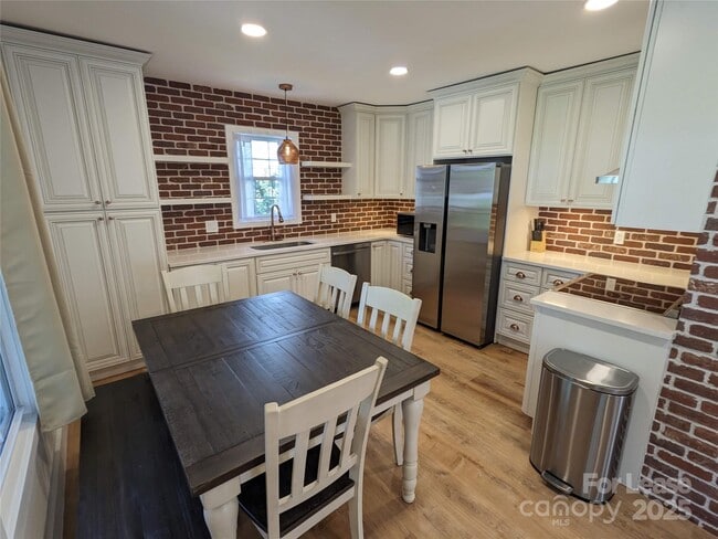 Building Photo - 29 Woodrow Ave